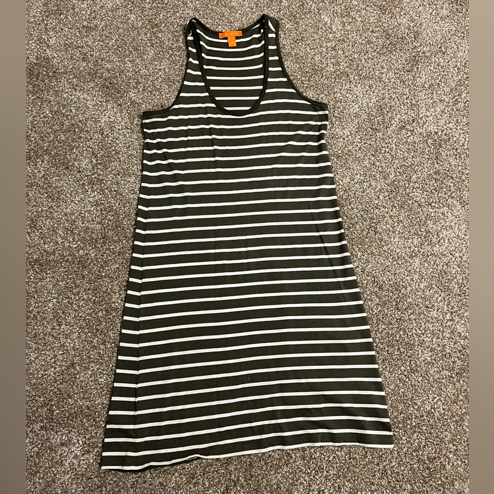 Sleeveless casual knit dress